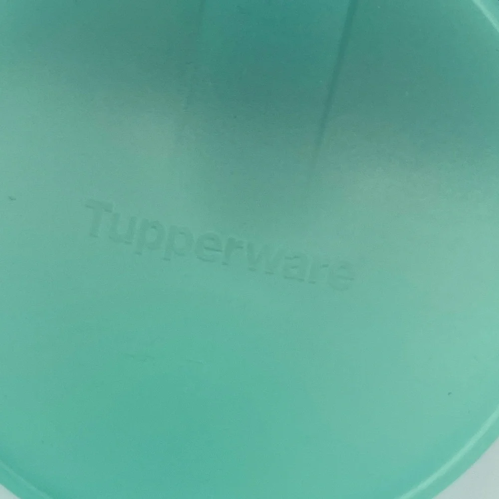TUPPERWARE 